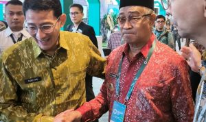 Ali Ibrahim bertemu Menteri Parekraf Sandiaga Uno di acara ITIF 2024 di Jakarta, 5 Juni 2024. Foto: Bagian Protokoler dan Komunikasi Pimpinan Setda Pemerintah Kota Tidore Kepulauan