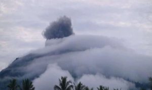 Gunung Ibu Halmahera Barat Maluku Utara, erupsi