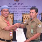 Penyerahan Sertipikat BMN-EL oleh Sekretaris Daerah kepada Balai Taman Nasional Aketajawe Lolobata Kementerian Lingkungan Hidup dan Kehutanan dan Balai Pemasyarakatan Kelas II Tidore.