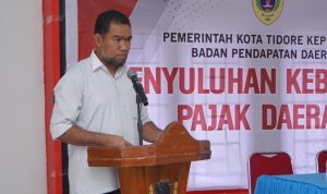 Mewakili Sekretaris Daerah Kota Tidore Kepulauan, Asisten Sekda Bidang Pemerintahan dan Kesra DR. Syofyan Saraha memberikan sambutan sekaligus membuka dengan resmi Kegiatan Penyuluhan Kebijakan Pajak Daerah